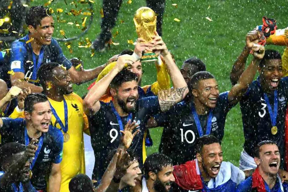 2026世界杯：英格兰三狮怒吼，凯恩终将撕碎宿命的枷锁